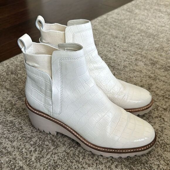 DOLCE VITA Cafe Patent Huey Ivory Booties 10 - Picture 1 of 8